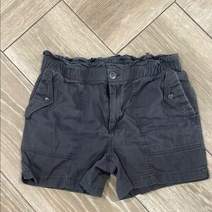Old Navy Women's Charcoal Cargo Shorts (D)